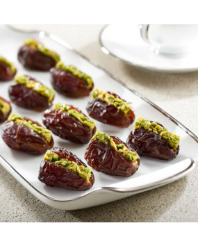 Wanan Dates with Pistachio