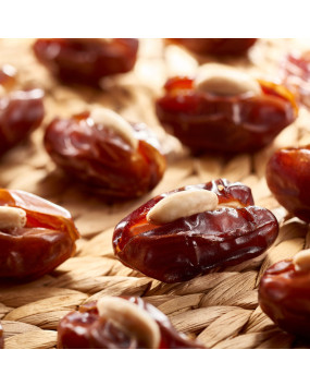Khidri Dates with Roasted Almond