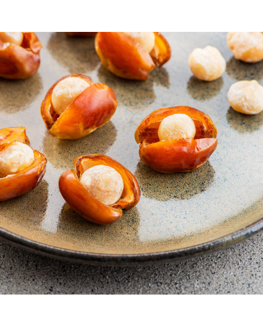 Kholas Dates with Salted Macadamia