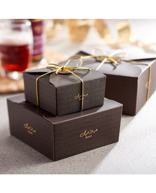 Plain and Filled Dates Classic Box